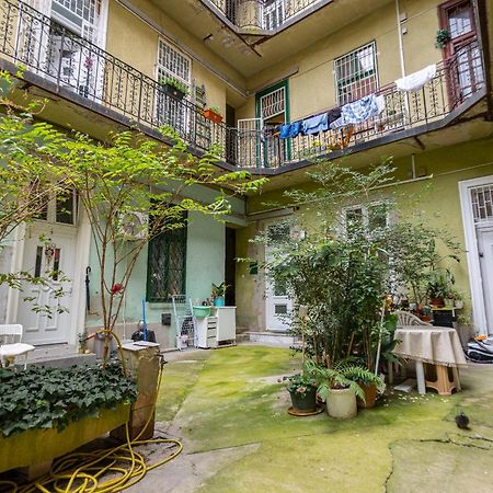 Appartamento Cosy Flat With Balcony Budapest Esterno foto