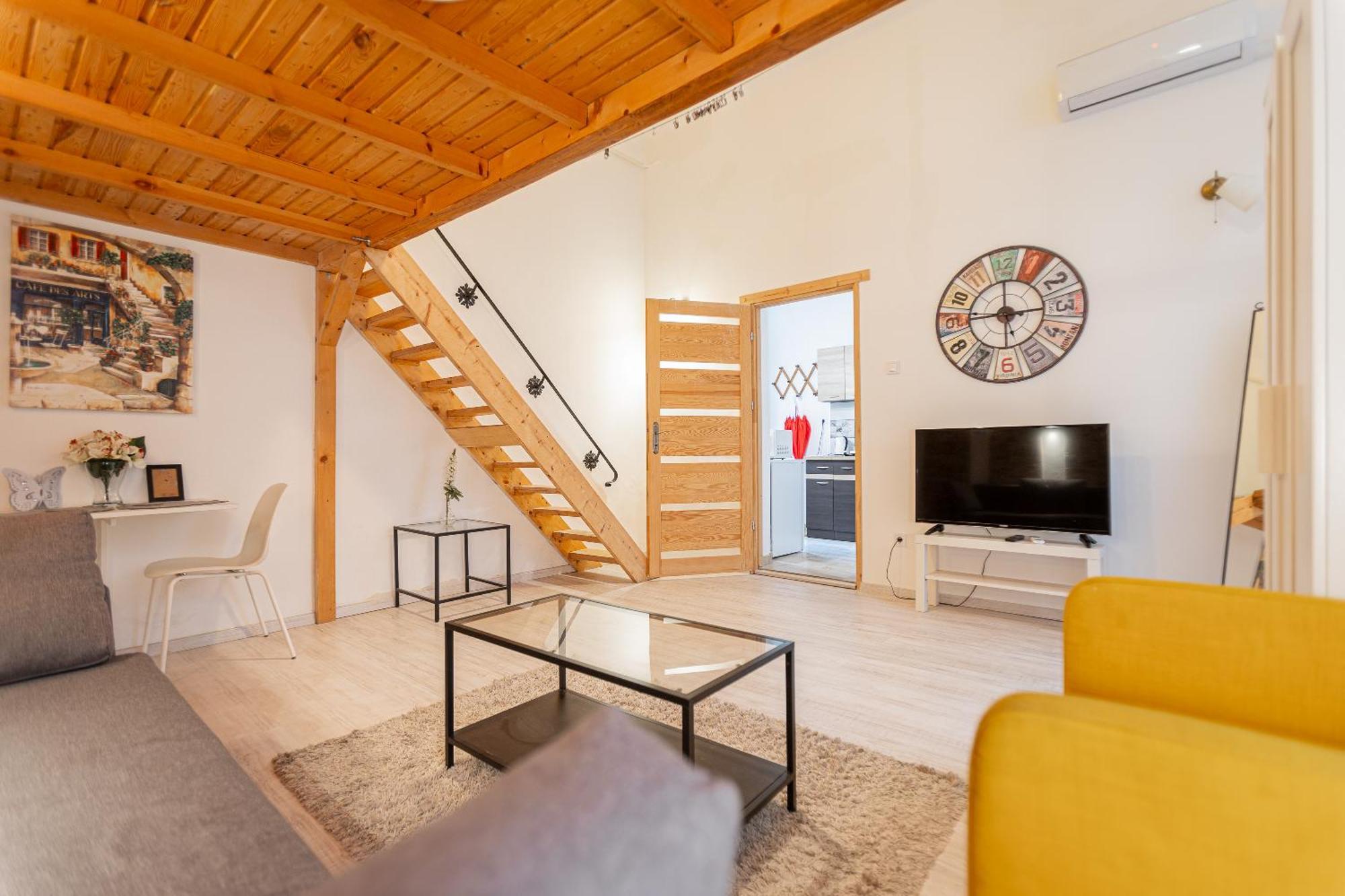 Appartamento Cosy Flat With Balcony Budapest Esterno foto