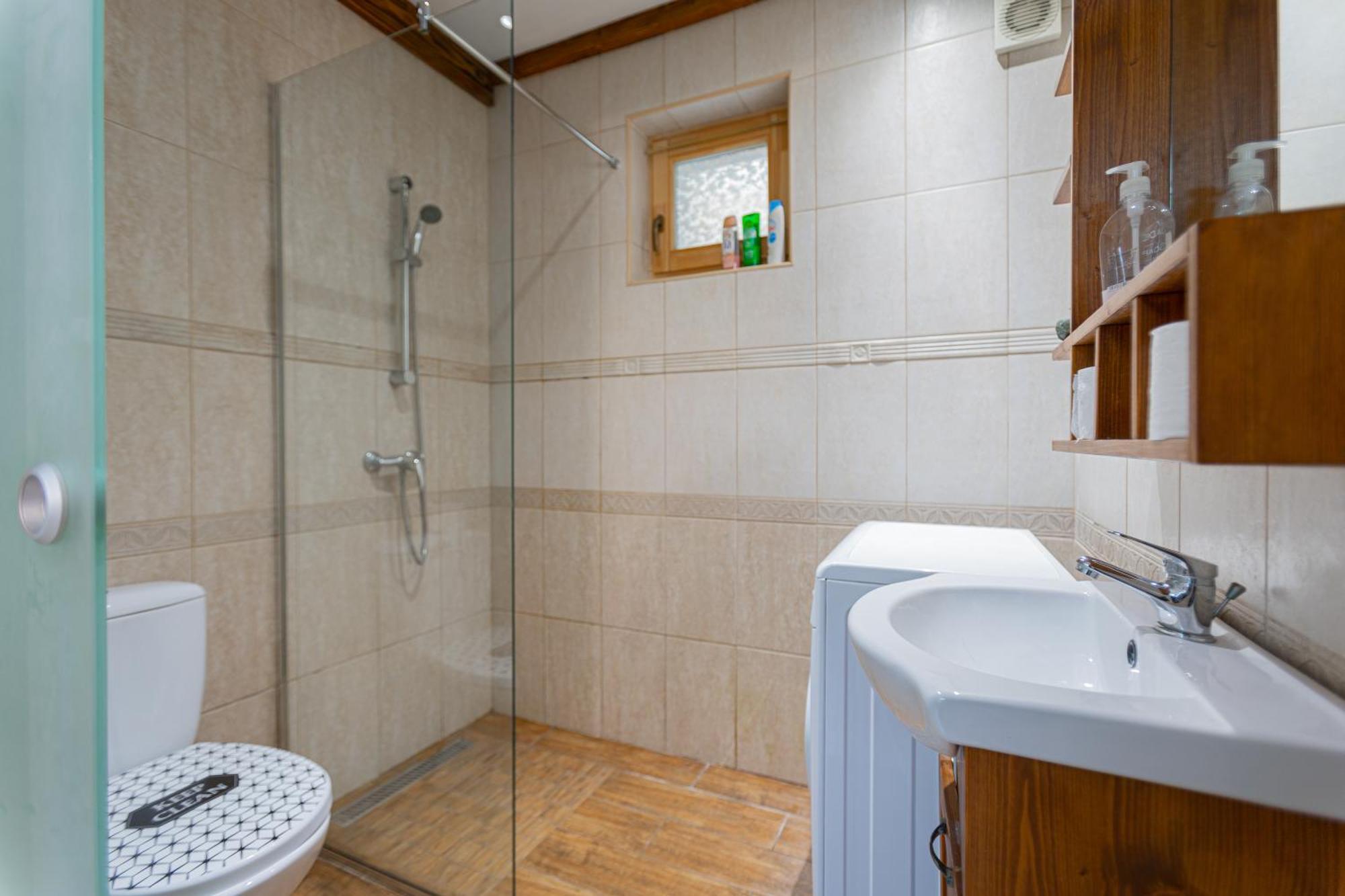 Appartamento Cosy Flat With Balcony Budapest Esterno foto