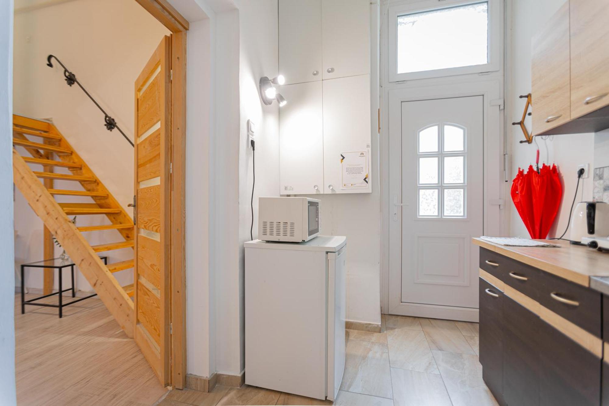 Appartamento Cosy Flat With Balcony Budapest Esterno foto