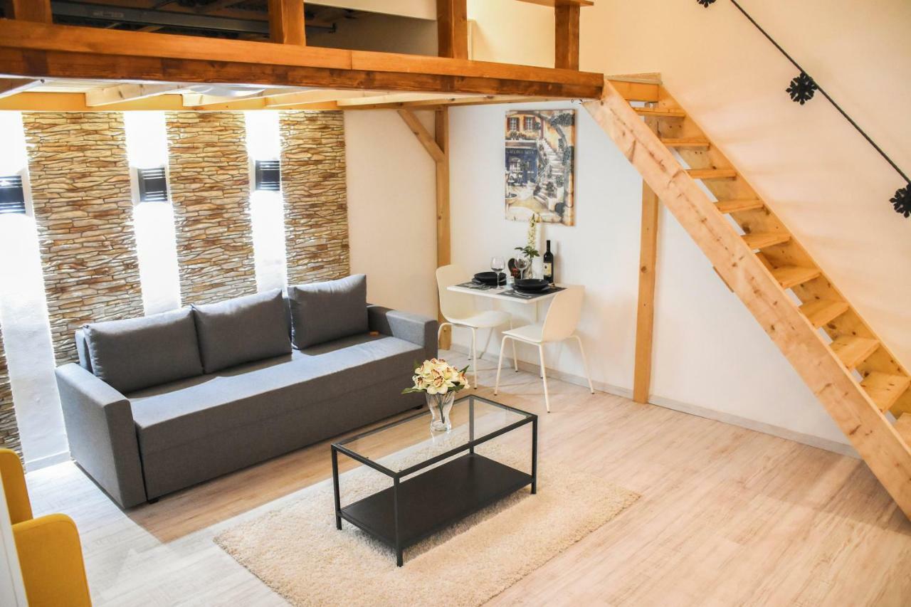 Appartamento Cosy Flat With Balcony Budapest Esterno foto